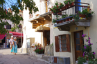 Weinlaeden und Restaurants in der wunderschoenen Altstadt von Vrbnik